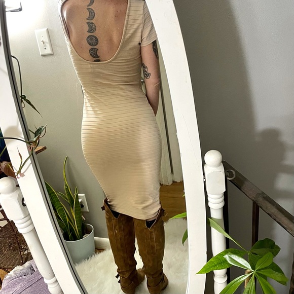 Nude Beige Tan Horizontal Ribbed Knee Length Dress Size Small Short Sleeve Fall - Picture 5 of 8